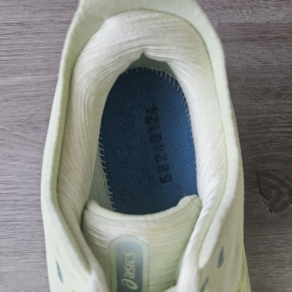 Asics Gel Kayano 31 Light Green Running Shoes - Picture 6 of 6